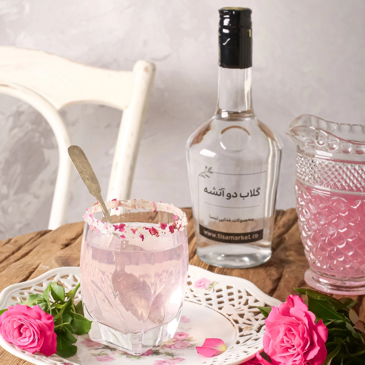 گلاب دو آتیشه کاشان (نیم لیتری)