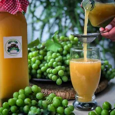 آبغوره نیم لیتری